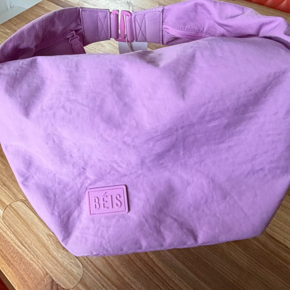 NWT convertible Béis The Crescent Catchall Crossbody Bag BERRY pink Barbie lilac - Picture 14 of 15